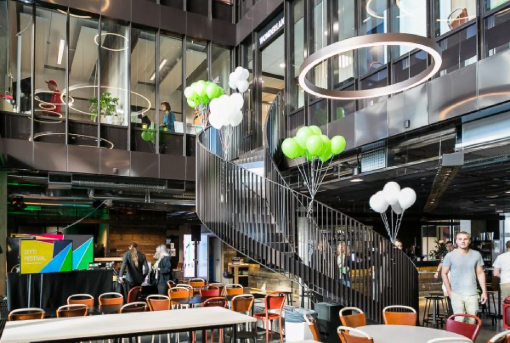 Wonderland Lobby & Alice Italian